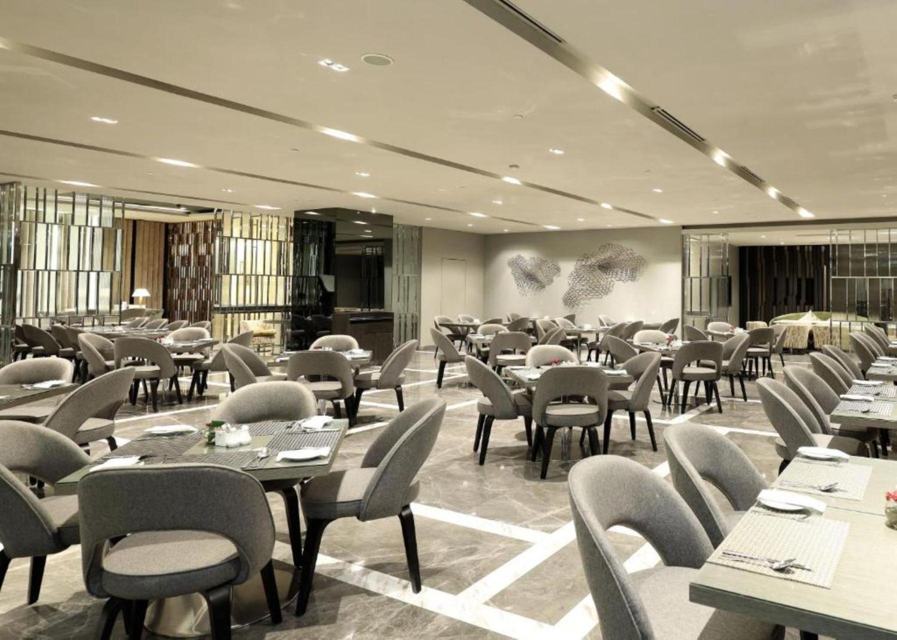 Luxhouz Suites At Times Square Kuala Lumpur — Photos 1